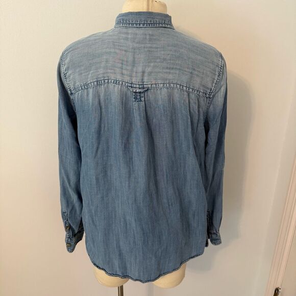 American Eagle Blue Chambray Long Sleeve Boyfriend Fit Button-Up Shirt Large - Picture 4 of 7